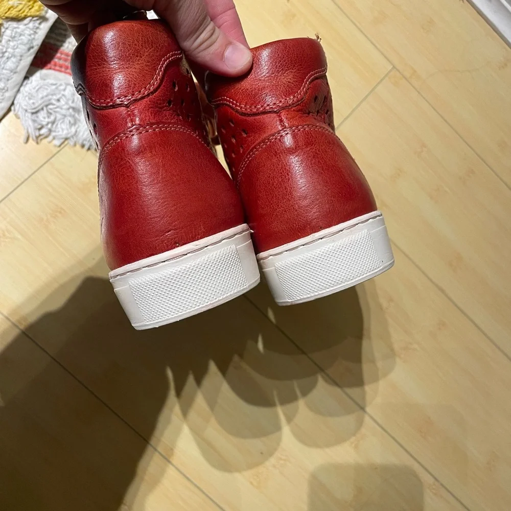 Bed Stu red leather